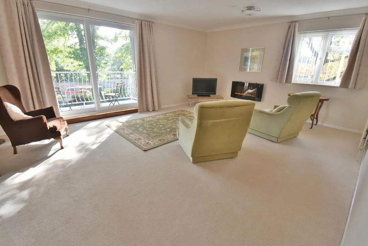 Beaufoys Court, BH22, photo 7