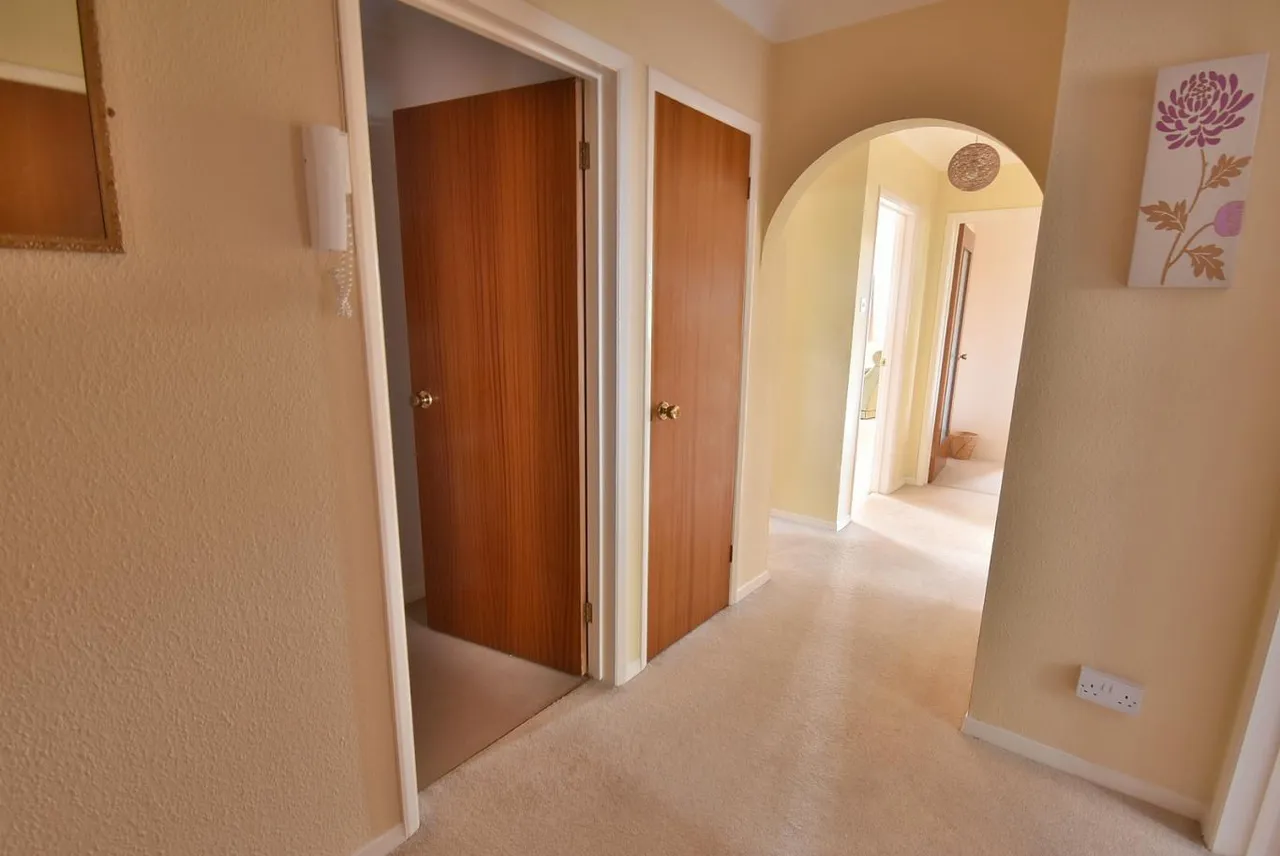 Beaufoys Court, BH22, photo 8