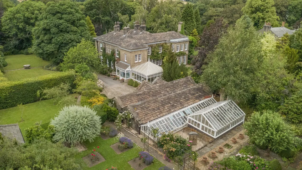 6 bed house for sale, Spring Lane, New Mill, HD9