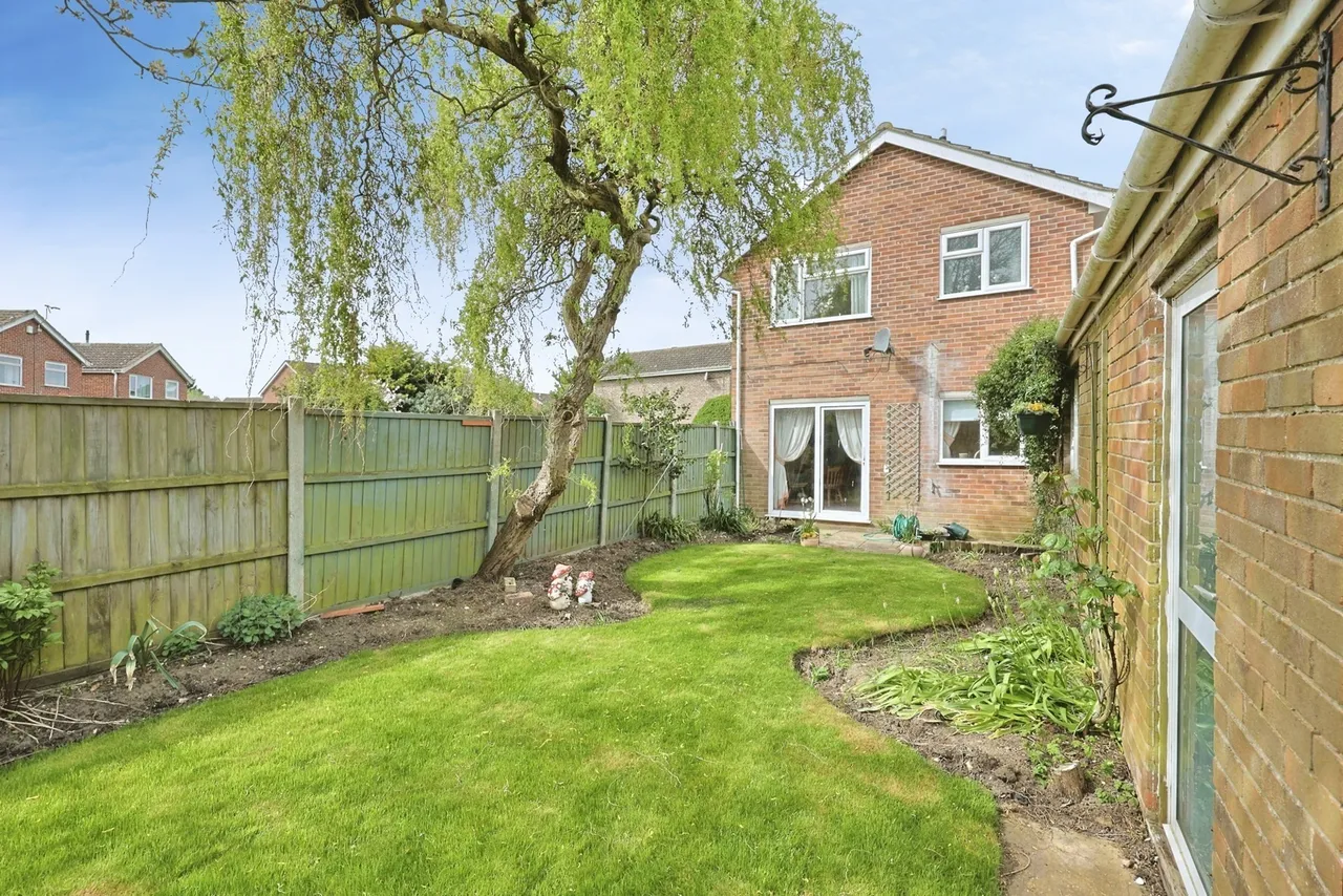 Woodyard Close, Mulbarton, Norwich, Norfolk, NR14, photo 3