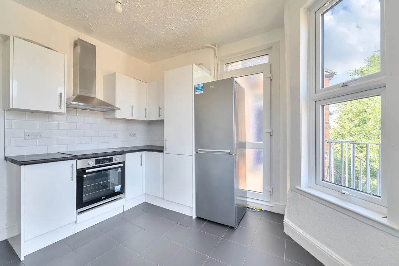 Fortis Green Road, London, N10, photo 12