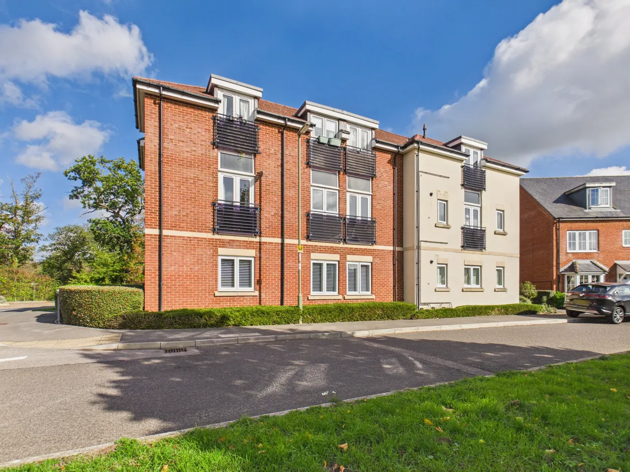 2 bed flat to rent, The Den, Tadley, RG26
