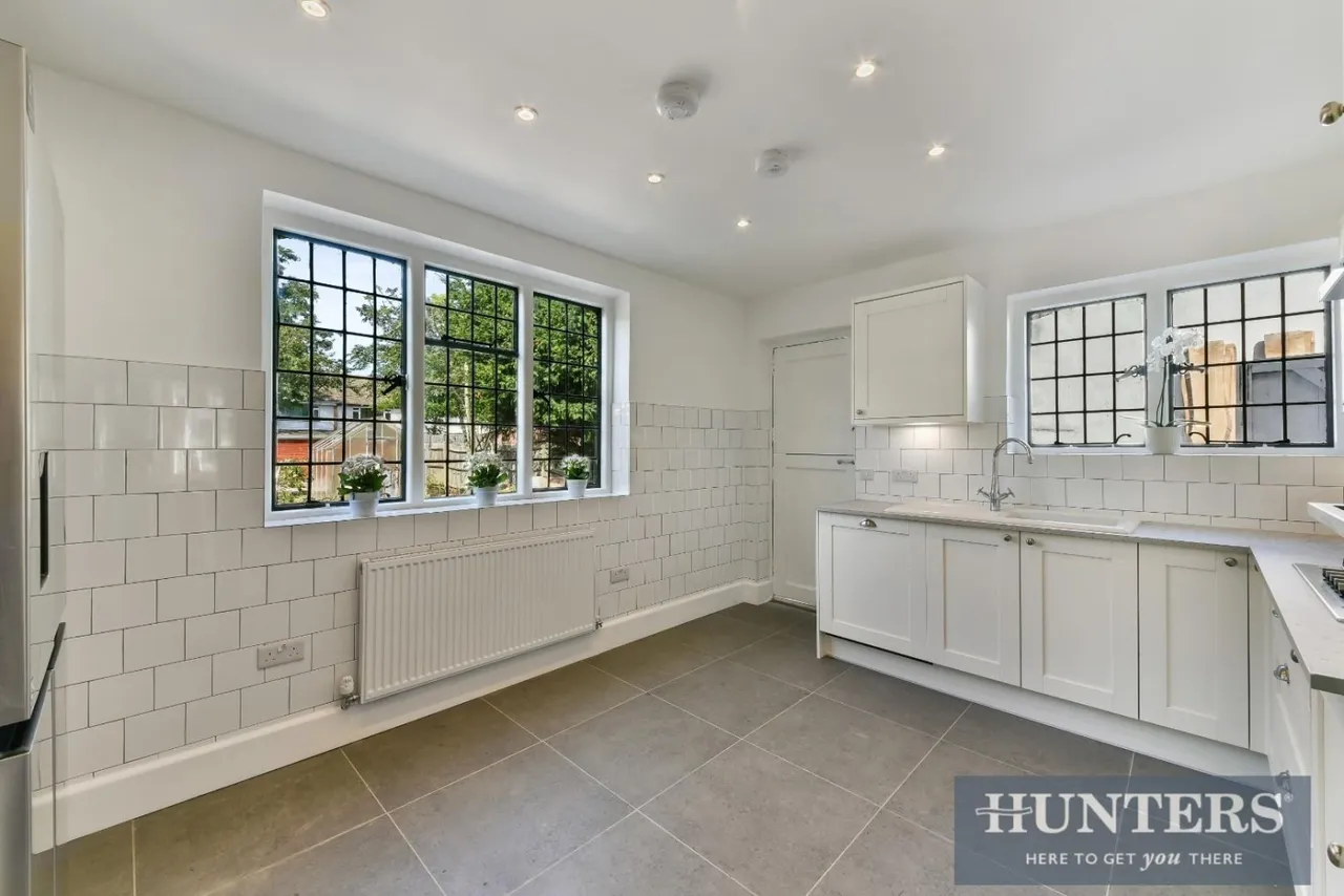 Firs Drive, Hounslow, TW5, photo 9