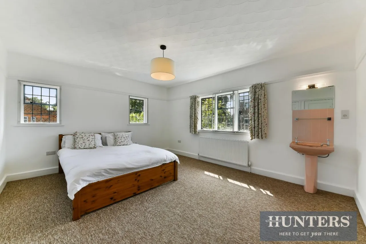 Firs Drive, Hounslow, TW5, photo 12