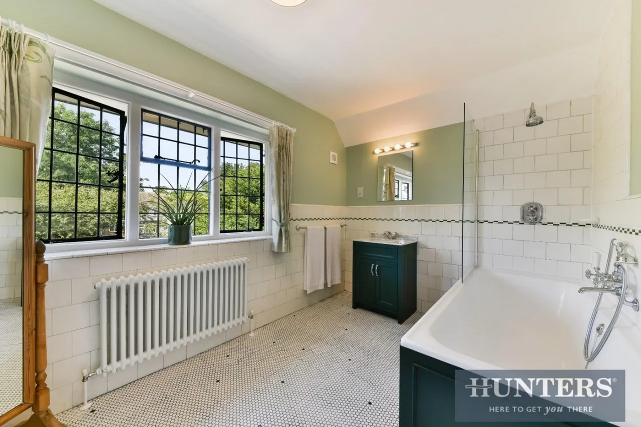 Firs Drive, Hounslow, TW5, photo 8