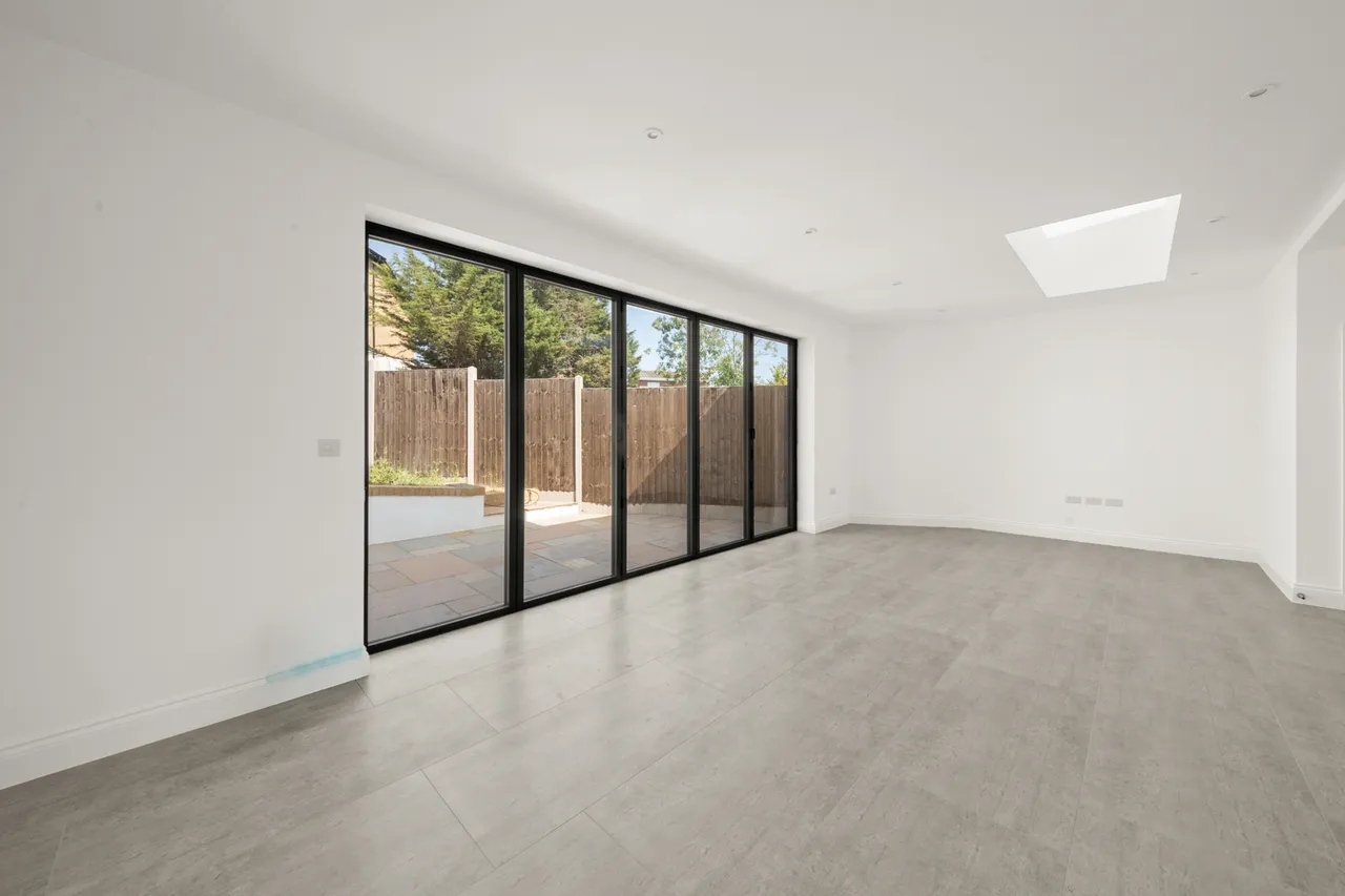 Gonville Crescent, Northolt, UB5, photo 6