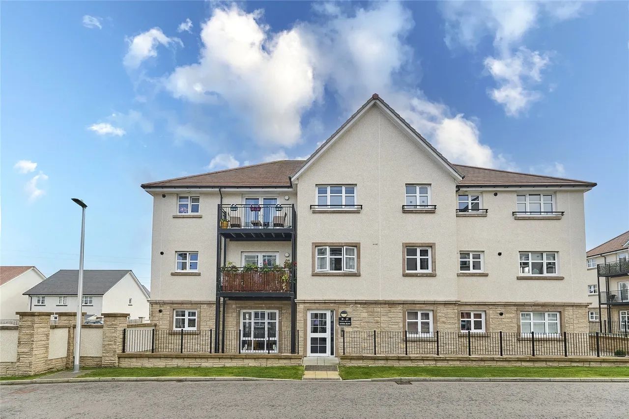 2 bed flat for sale, Persley Den Road, Aberdeen, AB21