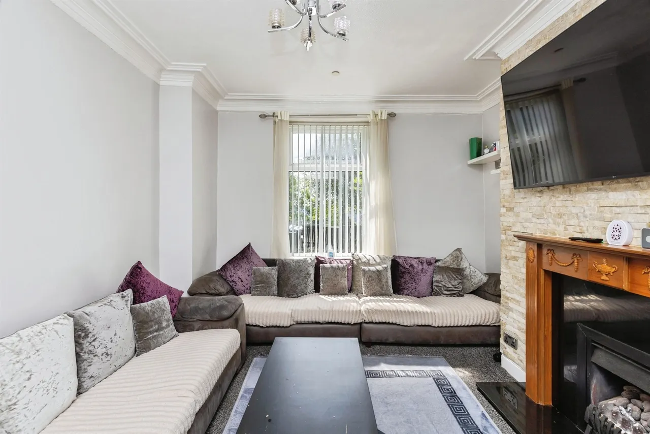 4 bed house for sale — Toller Lane, Bradford