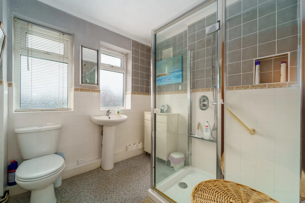 Elgin Avenue, Ashford, photo 8