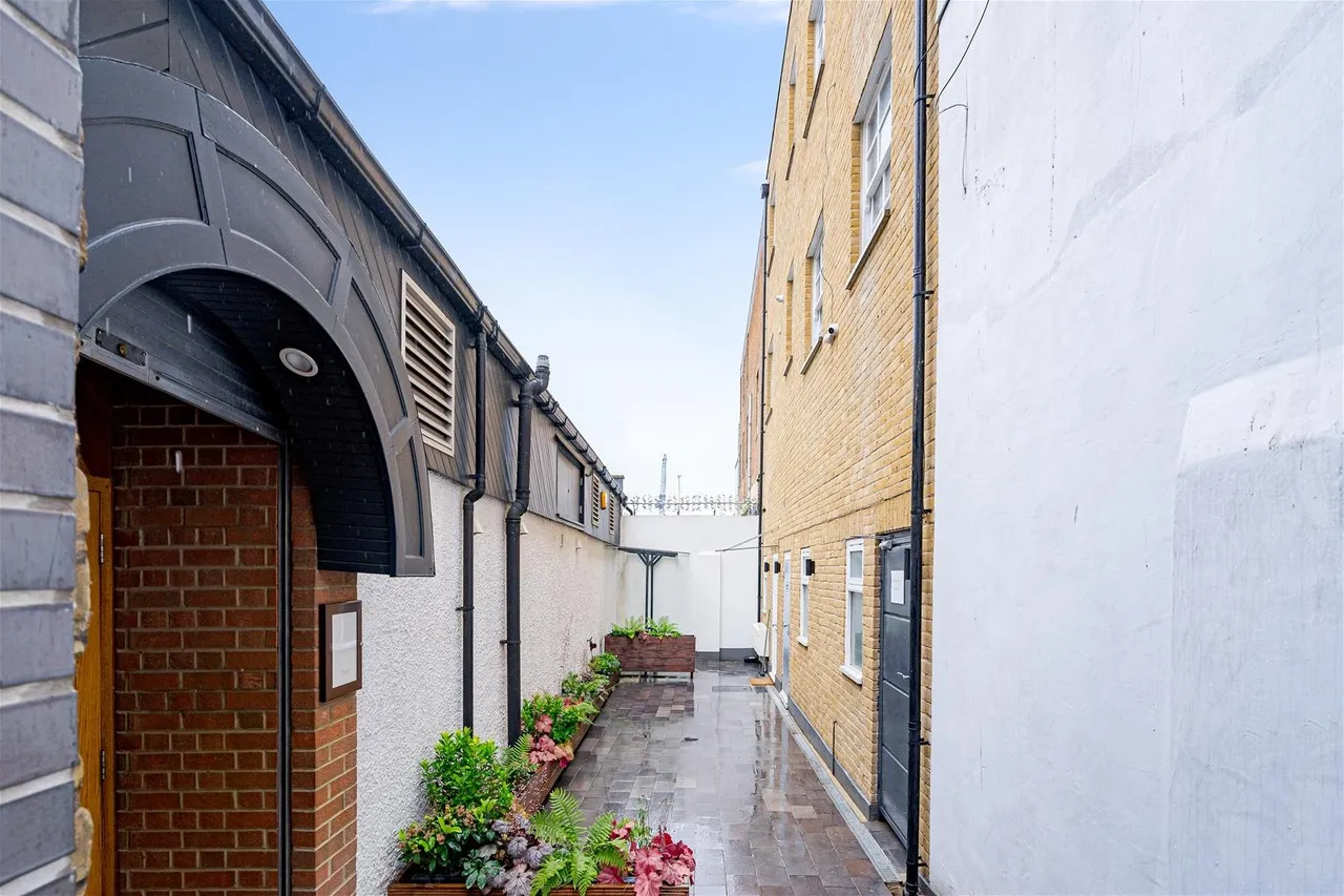 Pratt Mews, Camden Town, NW1, photo 7