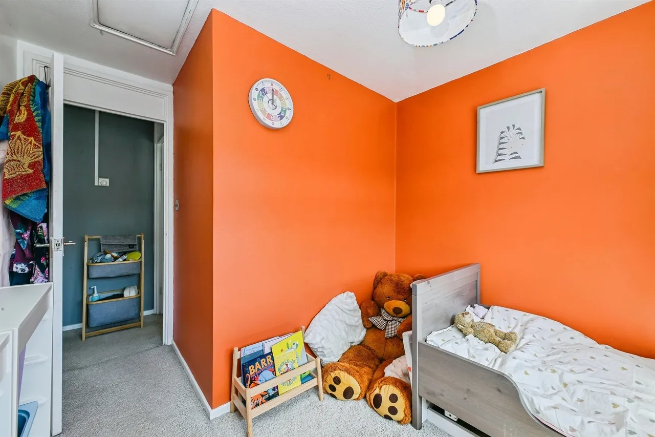 Northall Avenue, Nottingham, NG6, photo 13