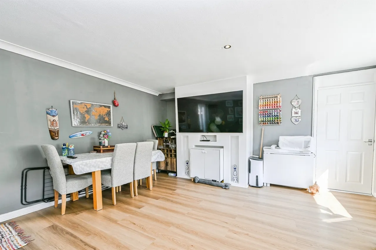 Northall Avenue, Nottingham, NG6, photo 4