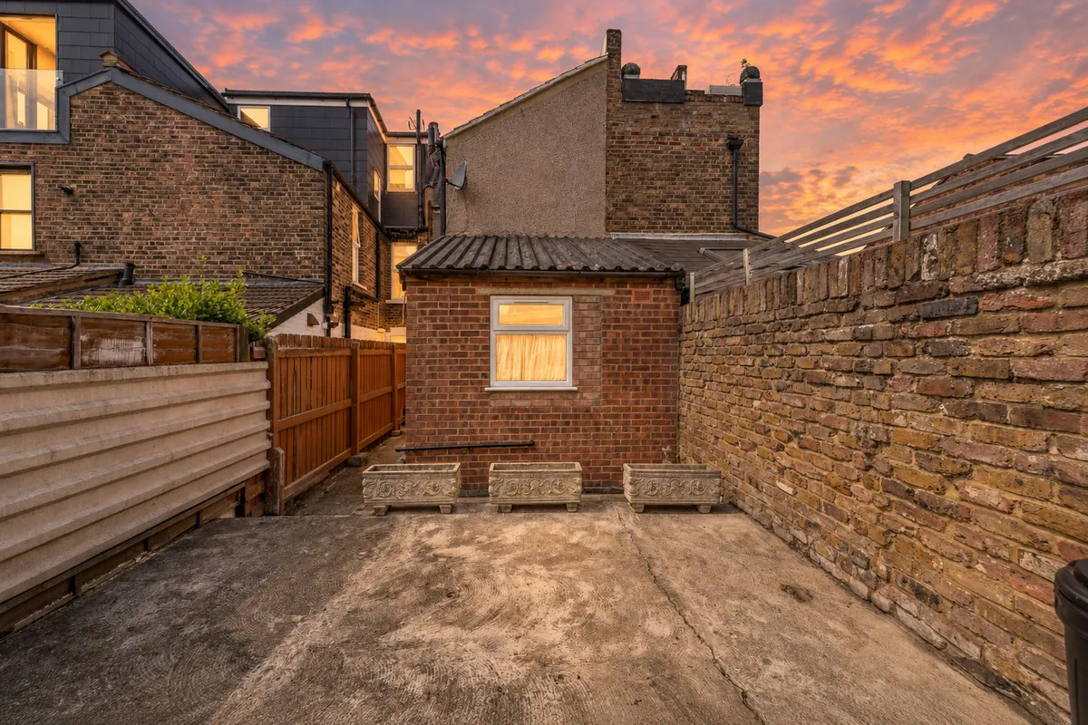 West Wimbledon, SW20, photo 29