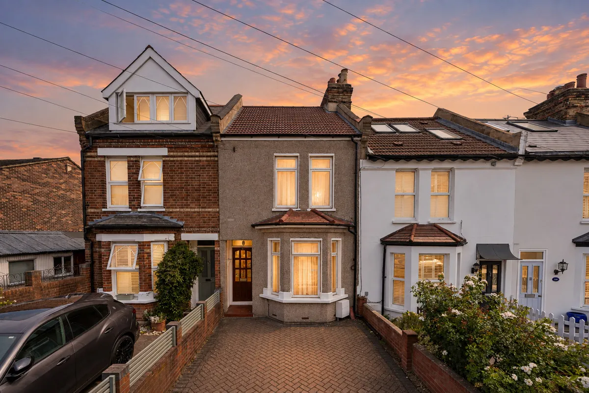 3 bed house for sale, West Wimbledon, SW20