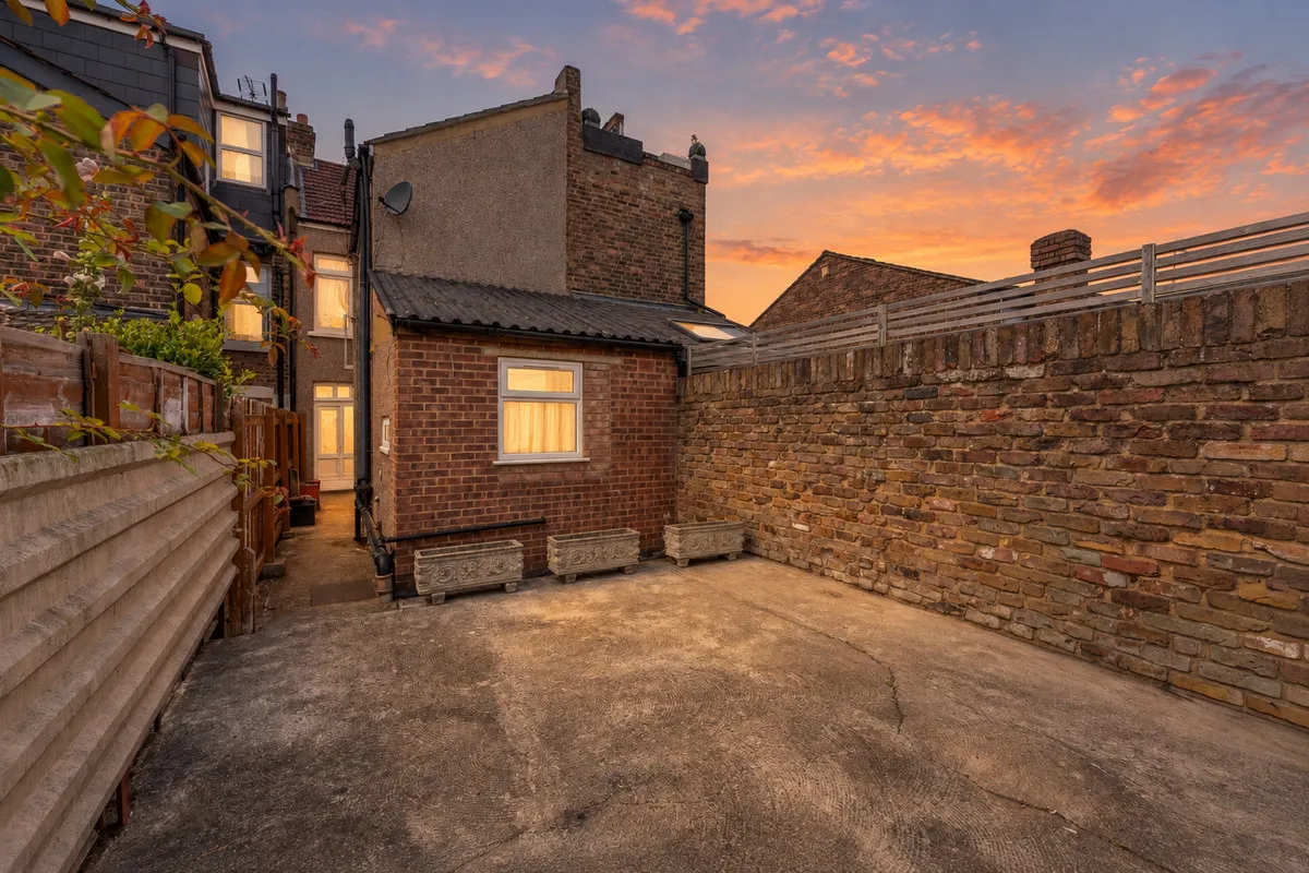 West Wimbledon, SW20, photo 28