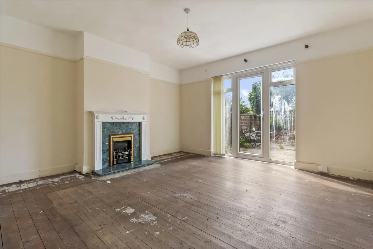 Chesham Close, Goring-By-Sea, Worthing, photo 2