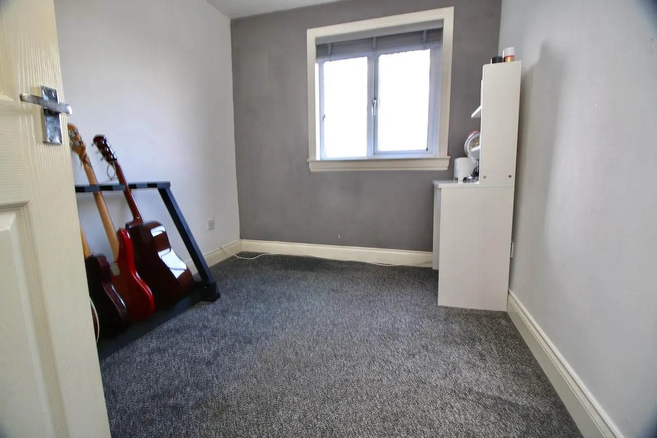 Tiree Court, Ravenswood, G67 1NS, photo 11