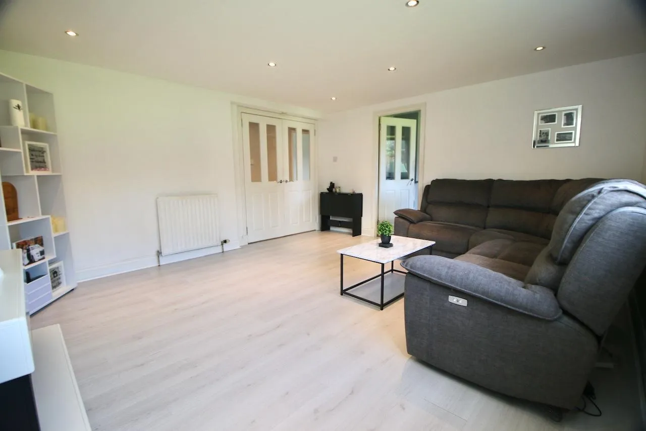 3 bed flat for sale — Tiree Court, Ravenswood, G67 1NS