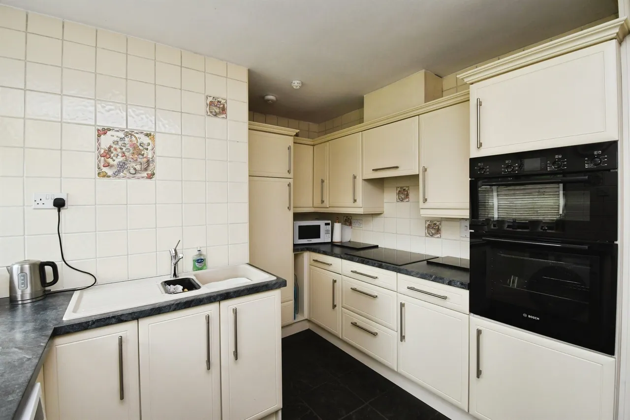 Inglenook Drive, Thorne, DN8, photo 6