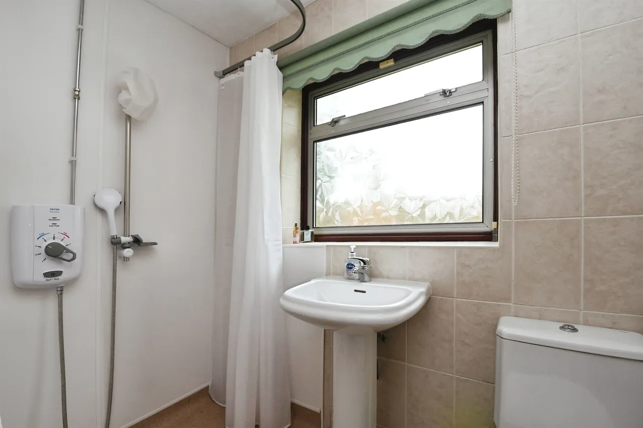 Inglenook Drive, Thorne, DN8, photo 11
