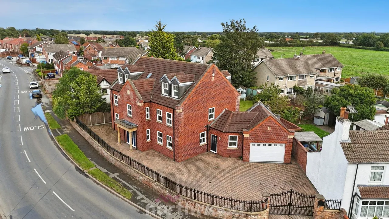 Main Street, Hatfield Woodhouse, DN7, photo 7