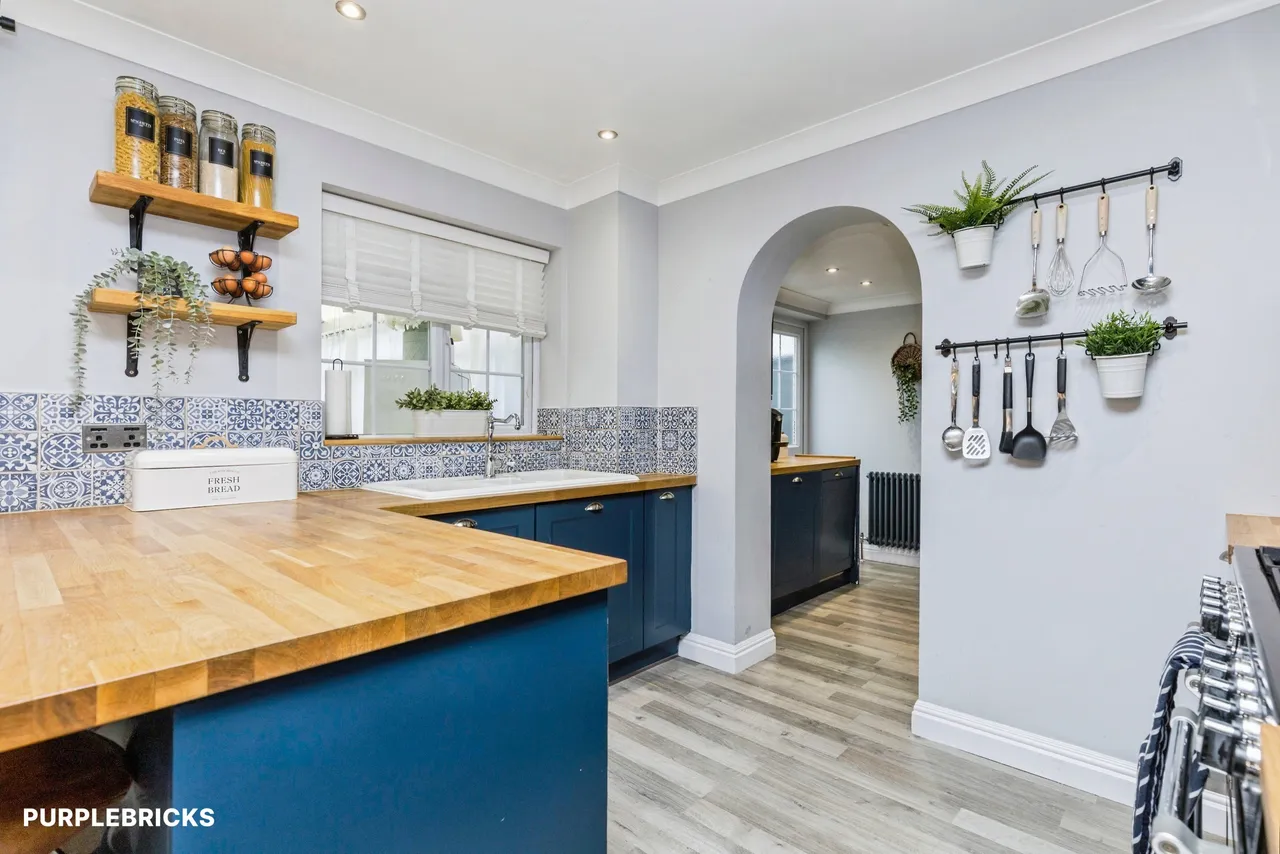 St. Hildas Close, Crawley, RH10, photo 8