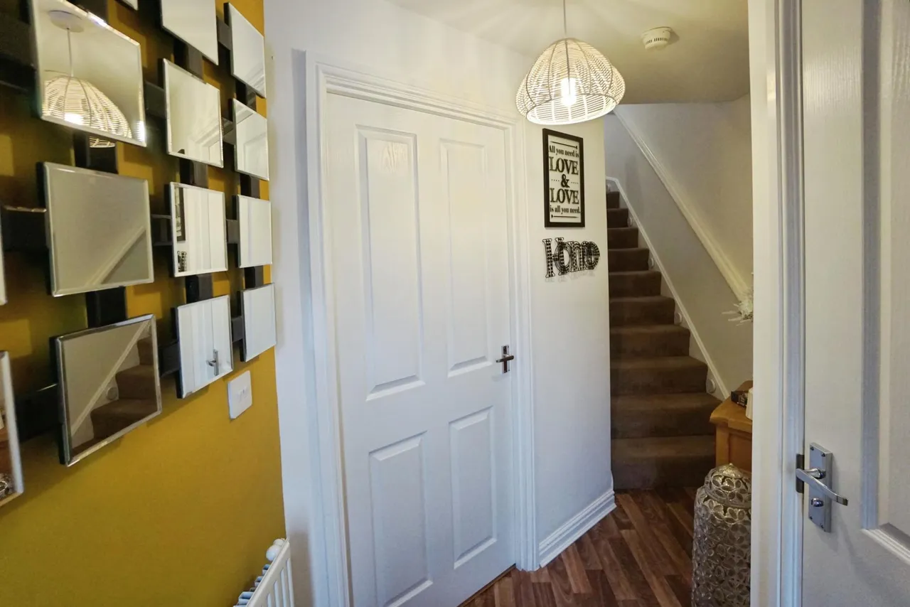 Akron Drive, Oxley, WV10, photo 6