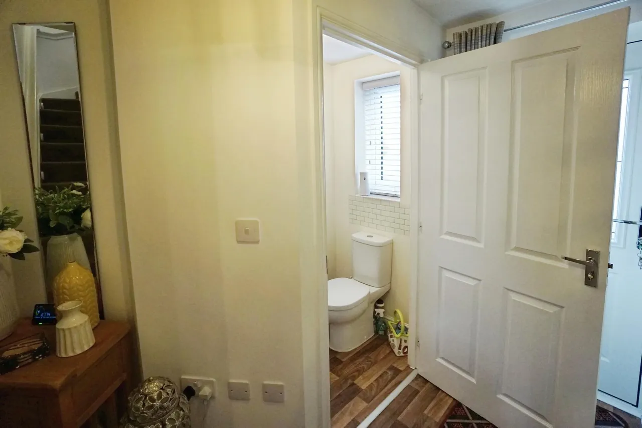 Akron Drive, Oxley, WV10, photo 8