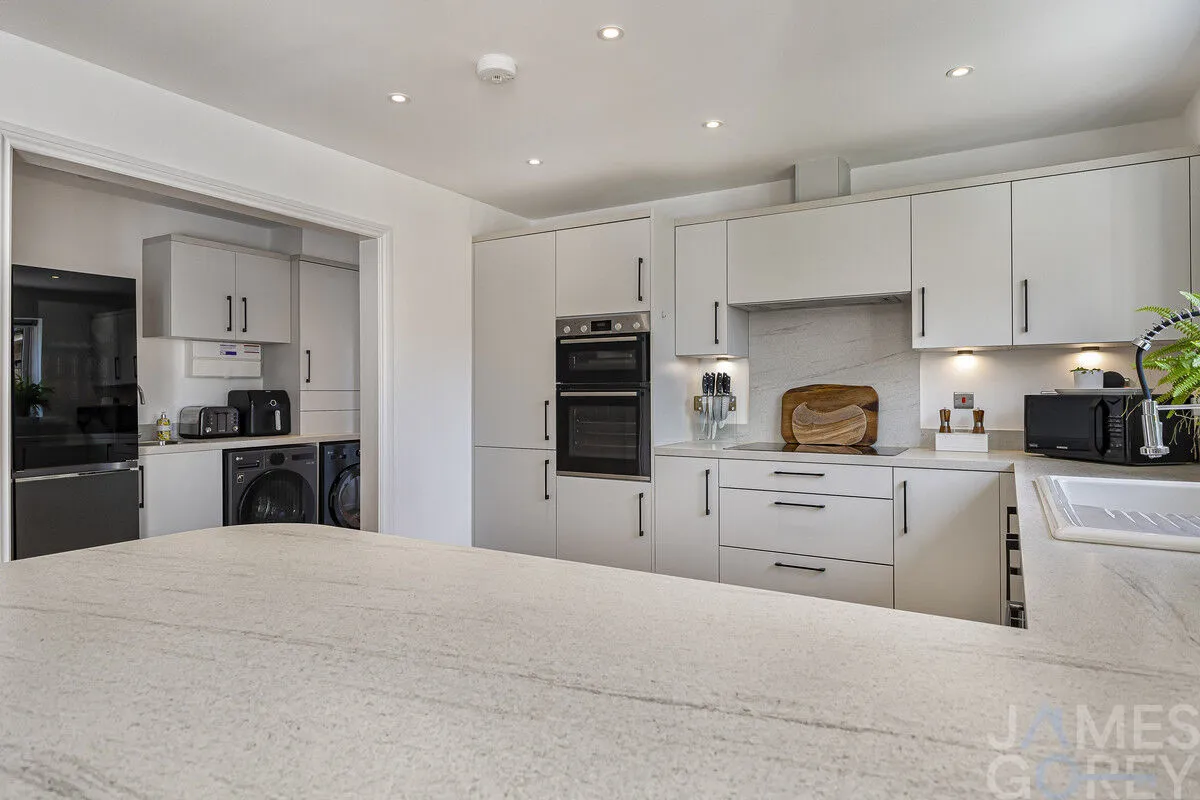 Parkwood Hill, Greenhithe, DA9, photo 36