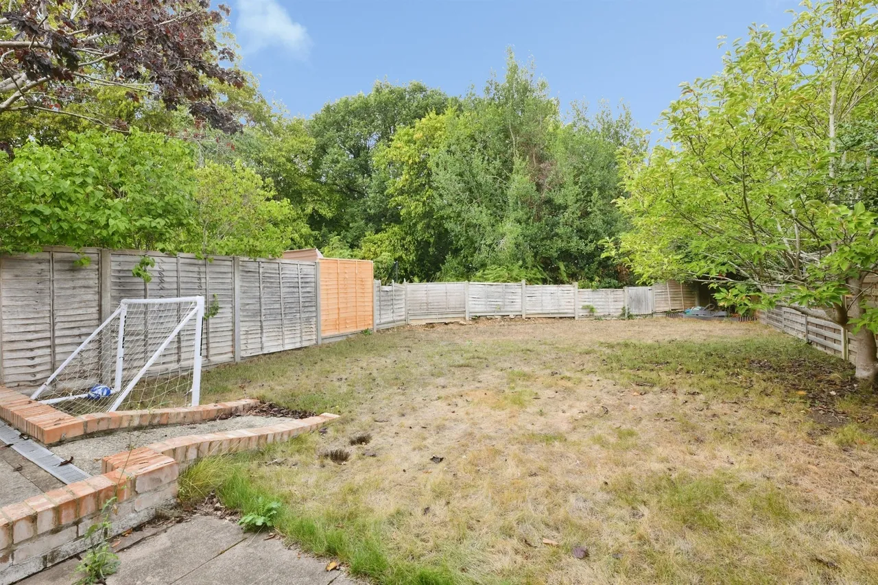 Longwood Road, Hertford, photo 3