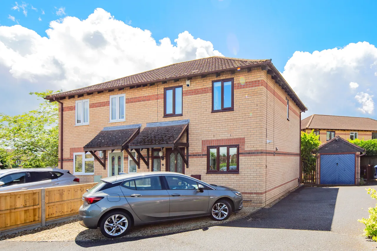 3 bed house for sale, Holm Way, Bicester