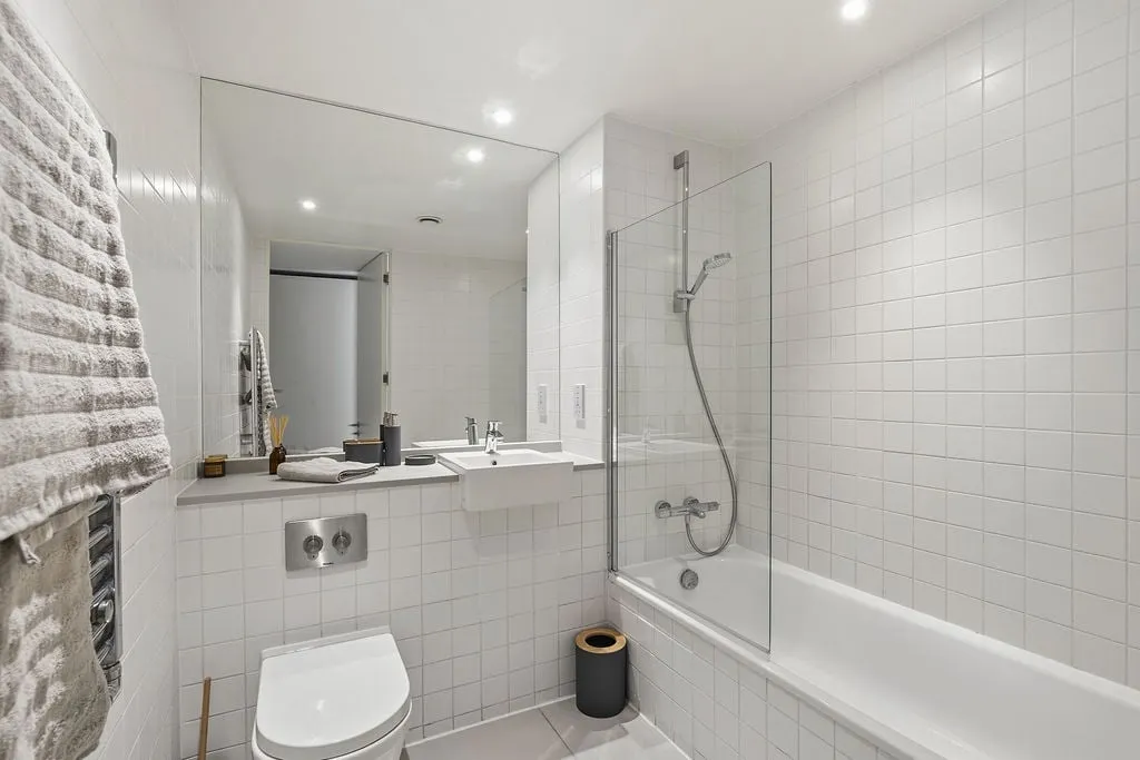 Victoria Road, North Acton, W3, photo 6