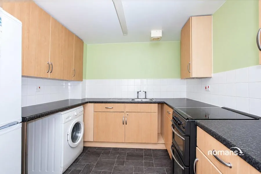 Elvetham Rise, Chineham, RG24, photo 4