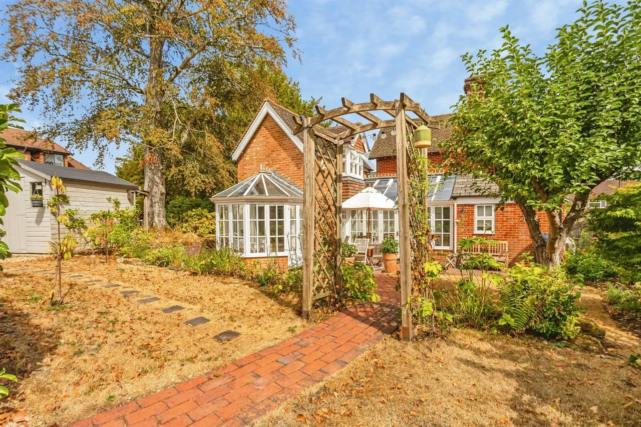 London Road, Cuckfield, RH17, photo 26