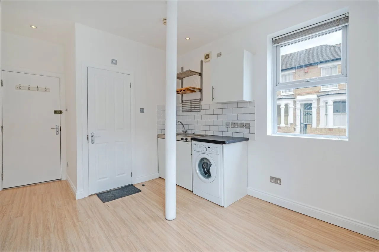 flat to rent, Ashenden Road, Homerton, E5