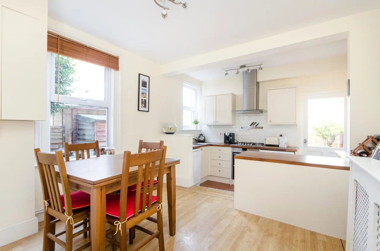 449 Kingston Road, London, photo 2