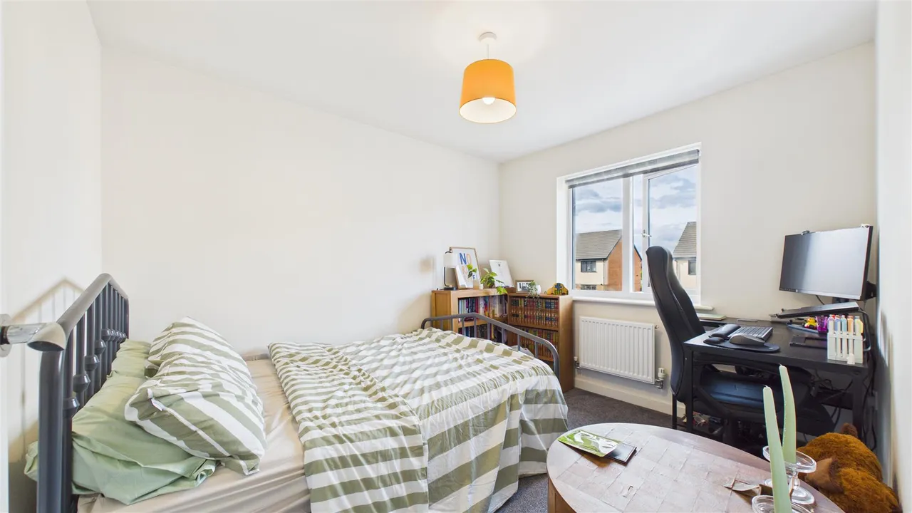 Manor Drive, Peterborough, photo 13
