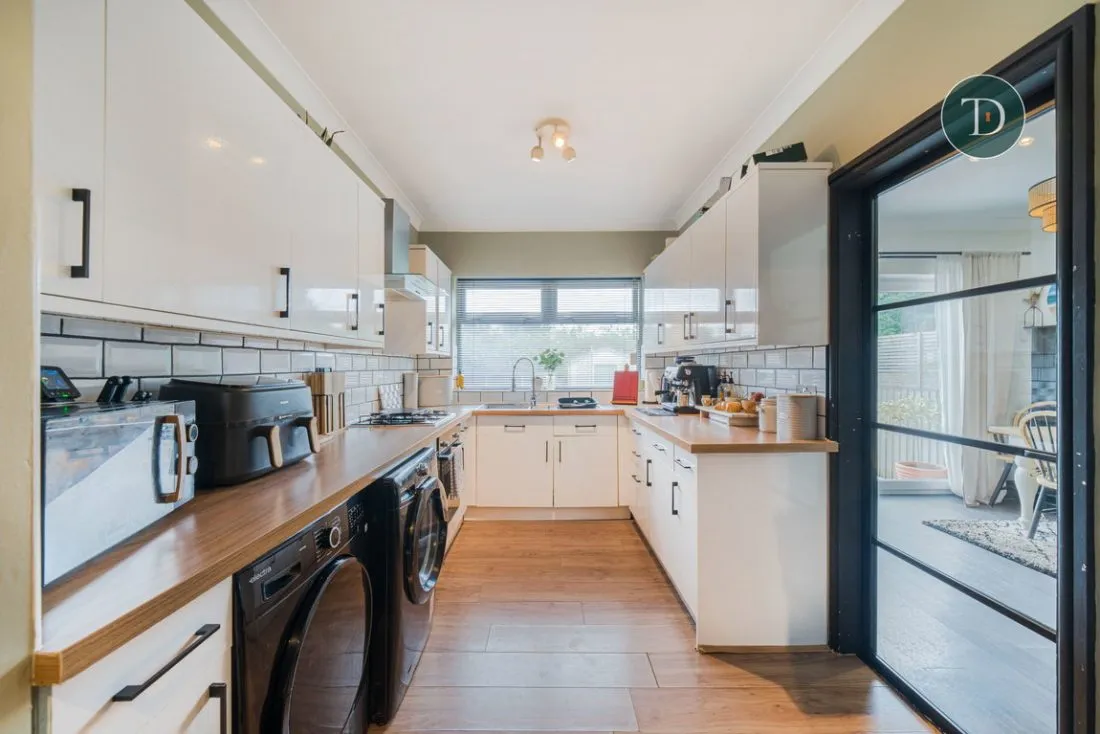 Valley Drive, Great Sutton, CH66 3PY, photo 12