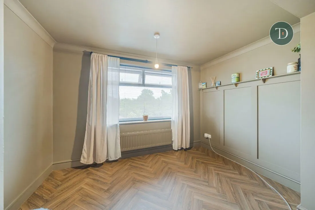 Valley Drive, Great Sutton, CH66 3PY, photo 16