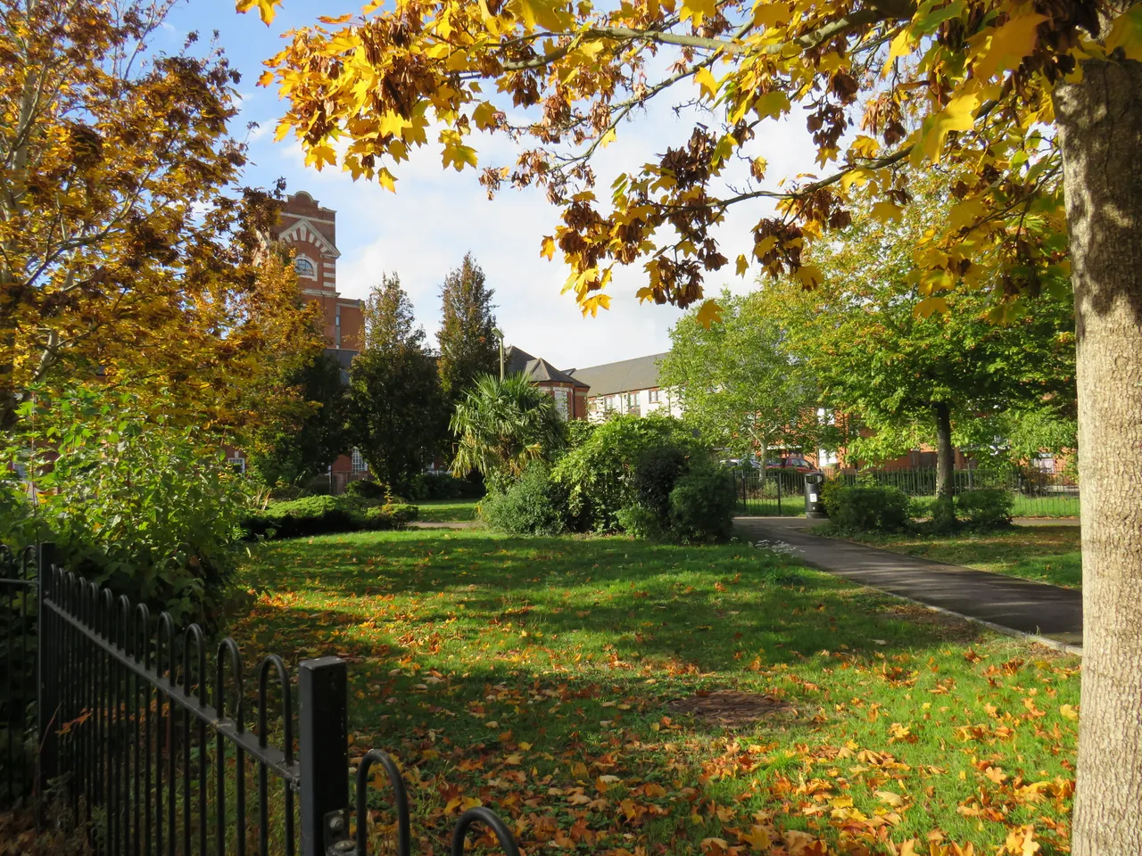 Elder Road, Rooksdown, RG24, photo 2