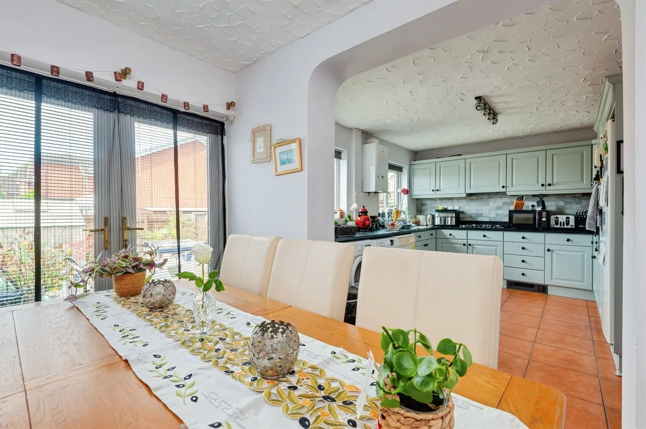 Aster Crescent, Beechwood, WA7, photo 6