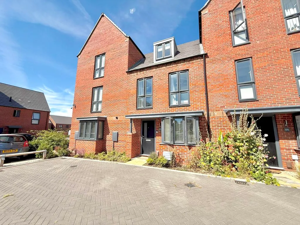 3 bed house for sale — Waterslade Way, Linmere LU5 7AS