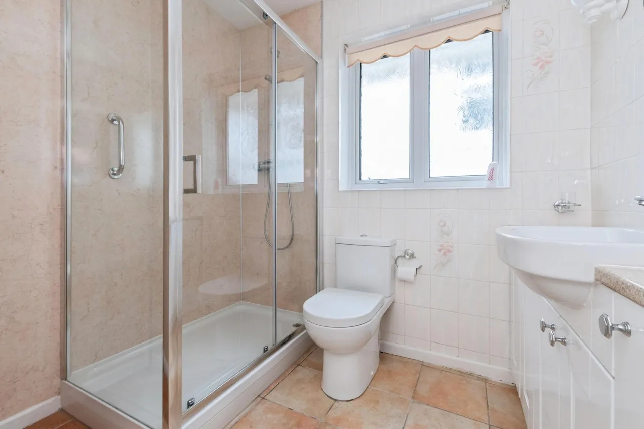 Gallows Drive, Ferndown, BH22, photo 13