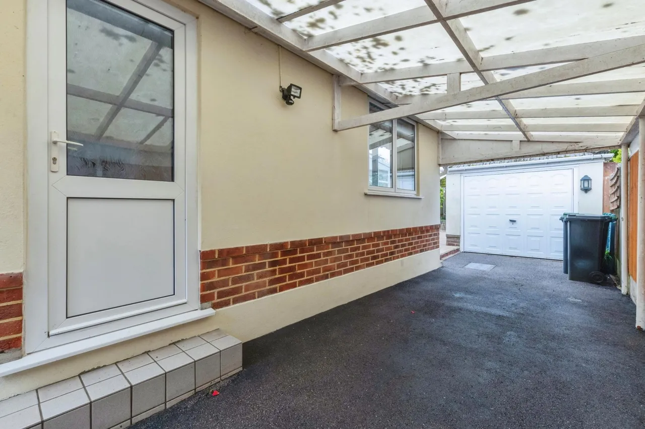 Gallows Drive, Ferndown, BH22, photo 19