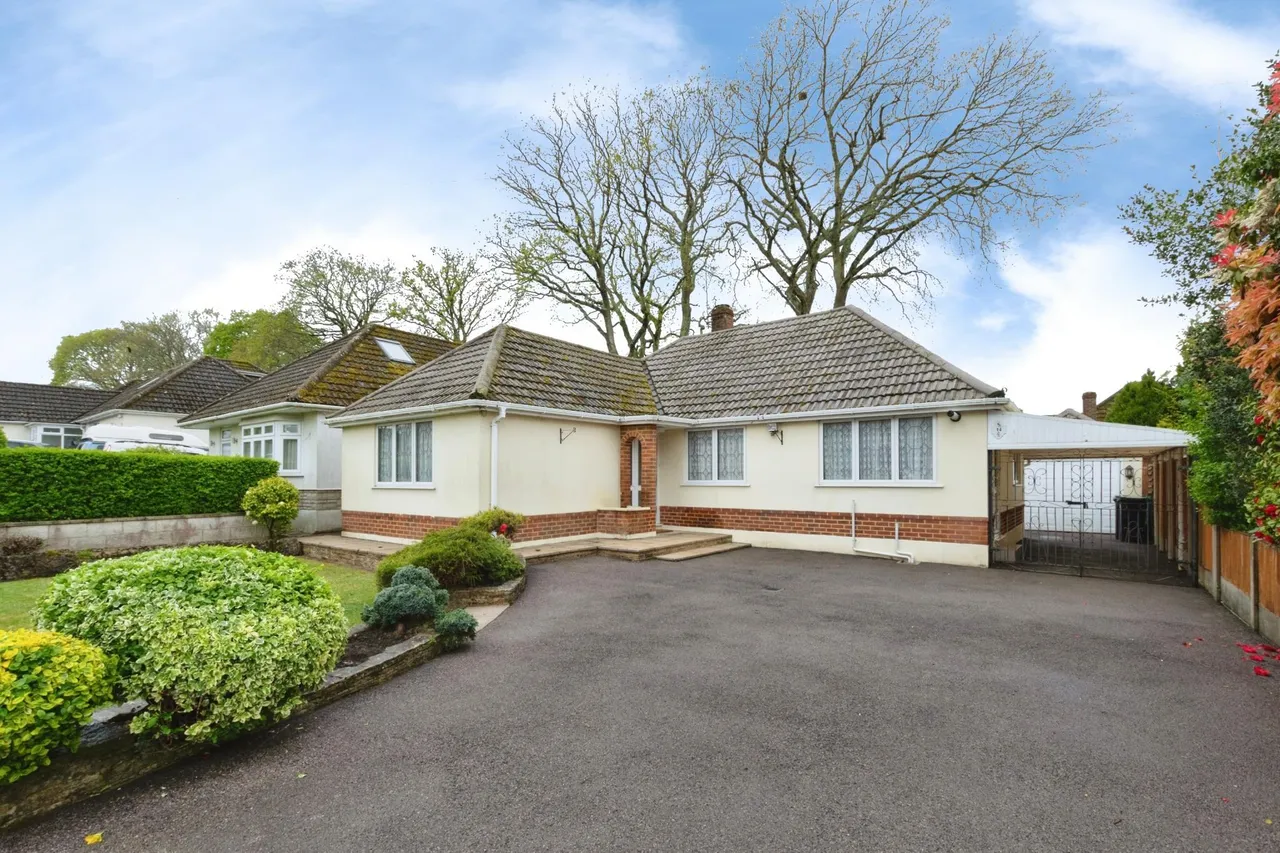 2 bed house for sale, Gallows Drive, Ferndown, BH22