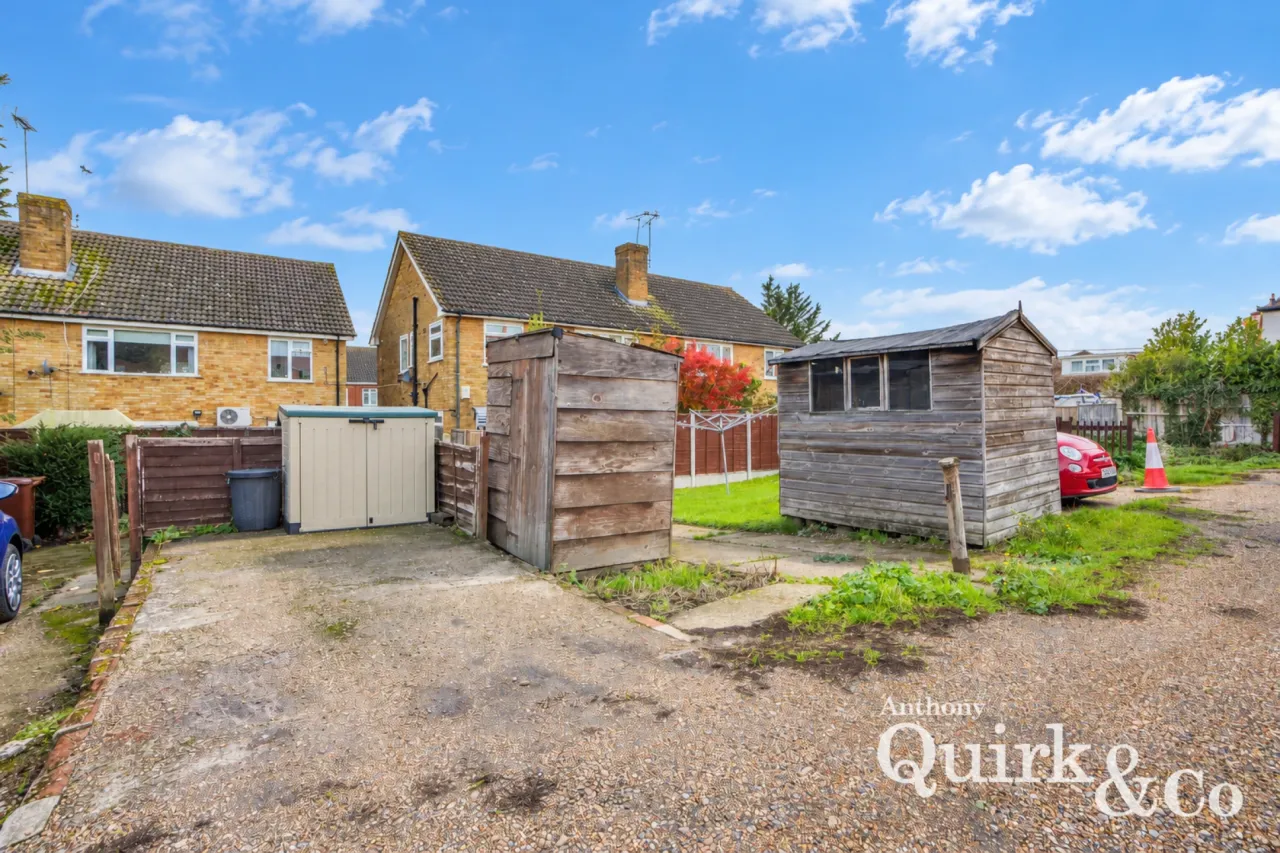 High Road, Benfleet, SS7, photo 18
