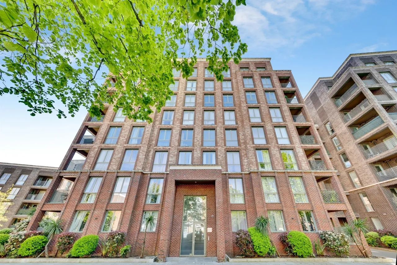 3 bed flat for sale — Gayton Road, Harrow