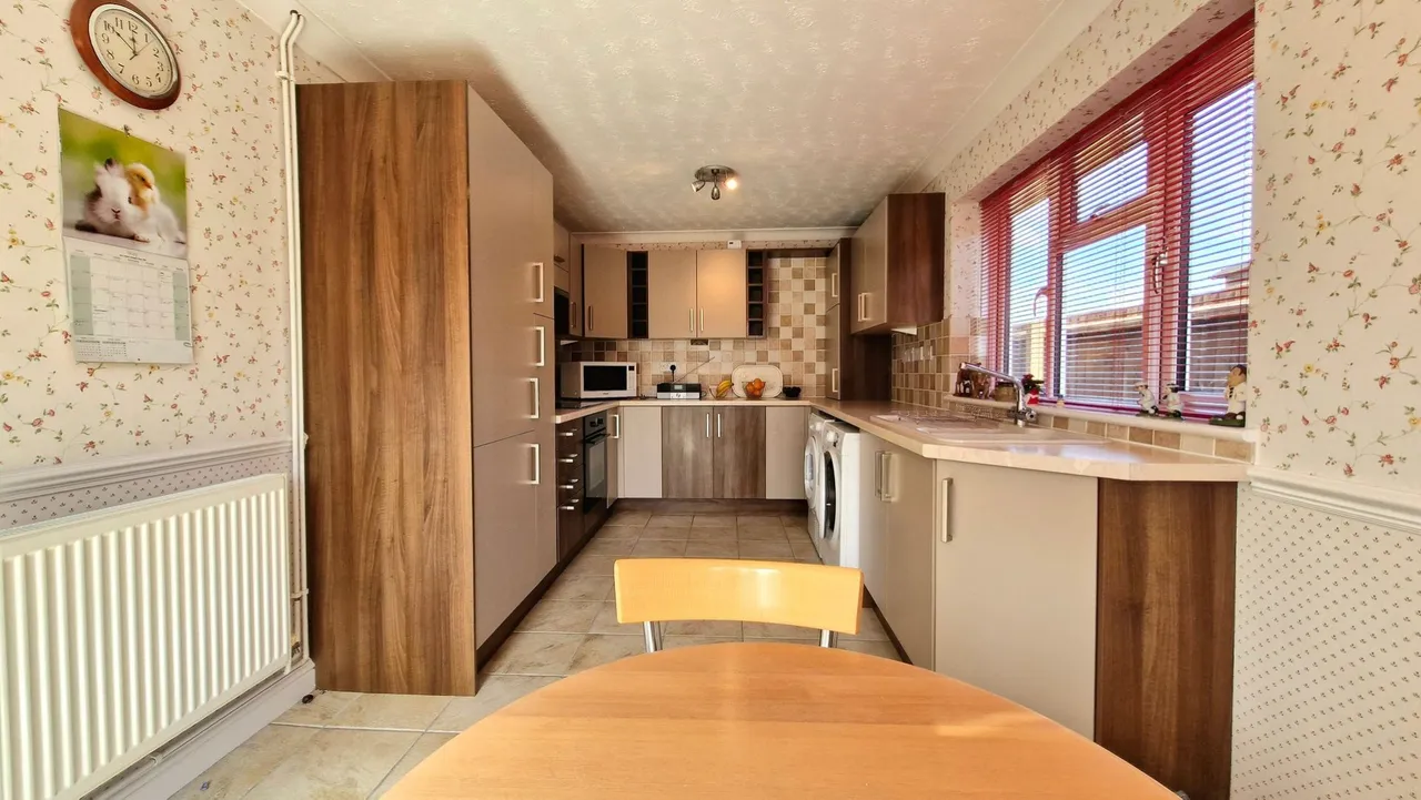 Eastfield, MARKET DEEPING, Peterborough, PE6, photo 3