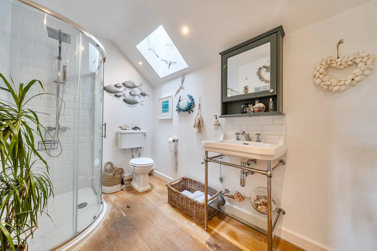 Island Cottages Kembers Lane, Mapledurwell, Basingstoke, RG25 2NA, photo 14