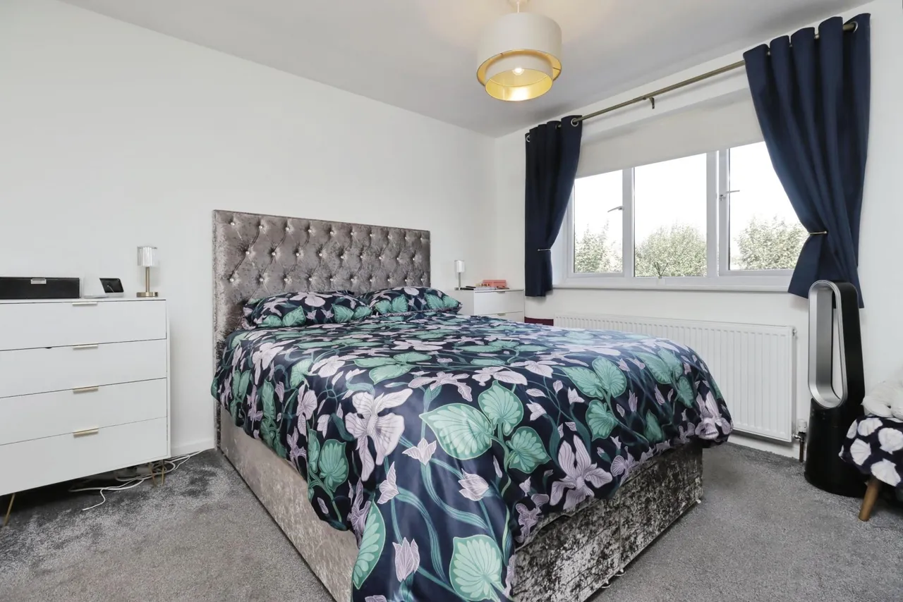Damson Drive, The Rock, TF3, photo 14